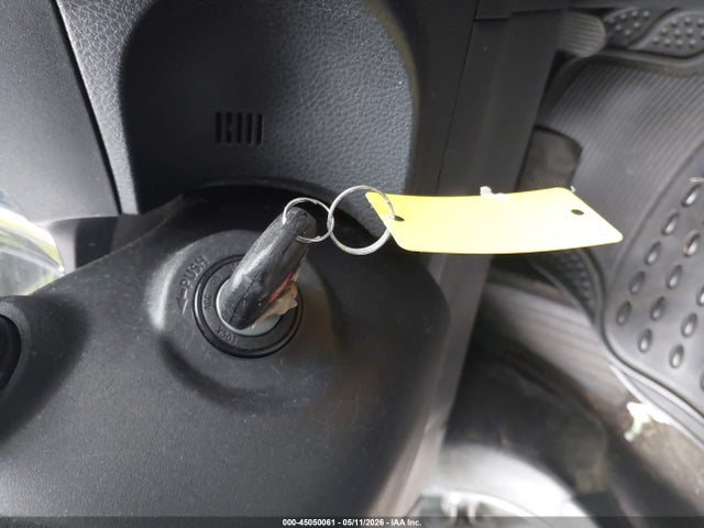 2T1BURHE3GC585772 Toyota COROLLA LE