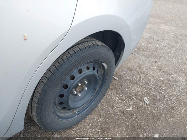 2T1BURHE3GC585772 Toyota COROLLA LE
