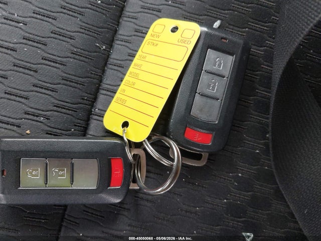 45050068 :رقم المزاد ، JA4AZ3A35FZ003981 vin ، 2015 Mitsubishi Outlander Se مزاد بيع
