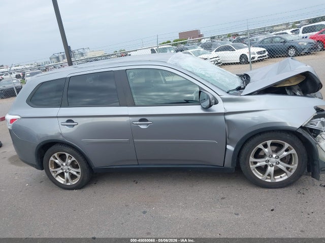 45050068 :رقم المزاد ، JA4AZ3A35FZ003981 vin ، 2015 Mitsubishi Outlander Se مزاد بيع