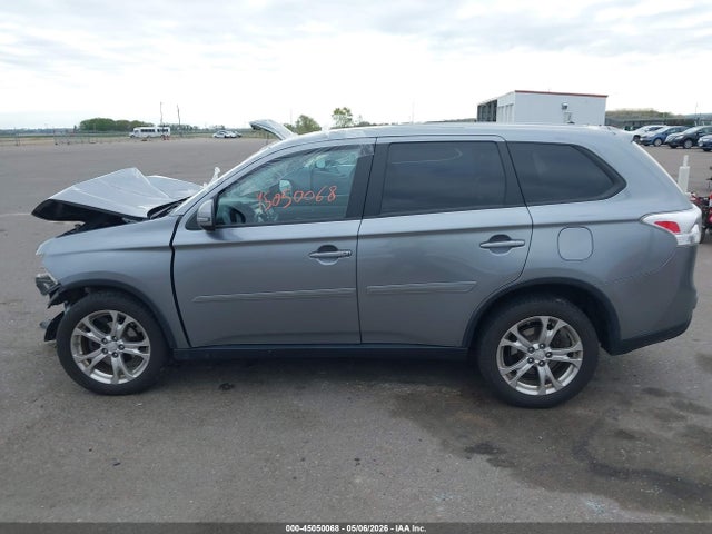 45050068 :رقم المزاد ، JA4AZ3A35FZ003981 vin ، 2015 Mitsubishi Outlander Se مزاد بيع