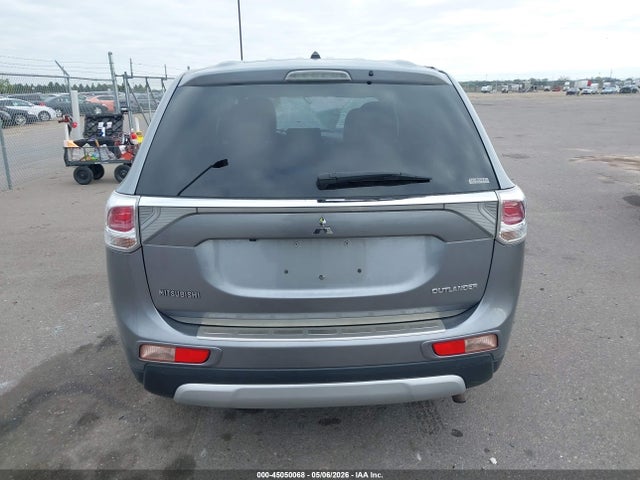 45050068 :رقم المزاد ، JA4AZ3A35FZ003981 vin ، 2015 Mitsubishi Outlander Se مزاد بيع