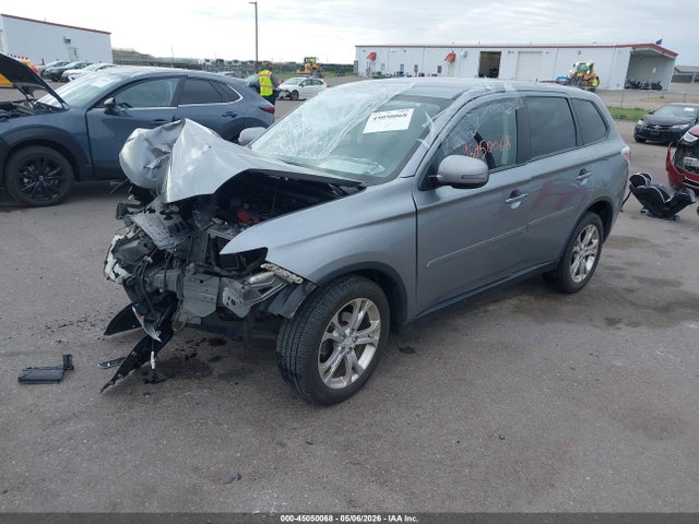 45050068 :رقم المزاد ، JA4AZ3A35FZ003981 vin ، 2015 Mitsubishi Outlander Se مزاد بيع