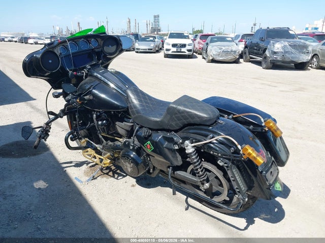 Harley-Davidson FLHXS 2021 1HD1KRP25MB674888 Image 3