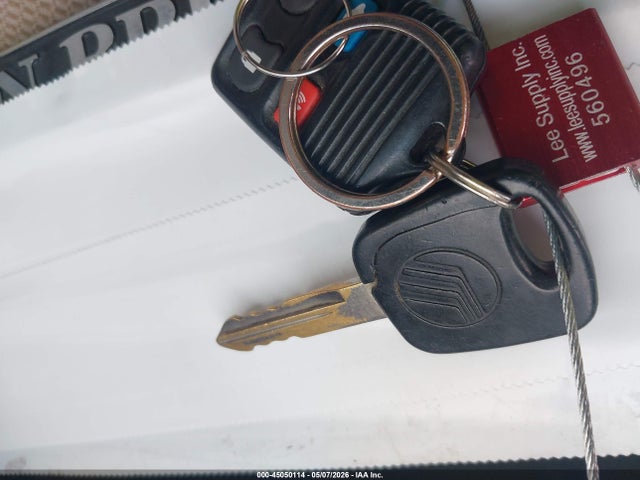 45050114 :رقم المزاد ، 2MEFM74W3YX737498 vin ، 2000 Mercury Grand Marquis Gs مزاد بيع