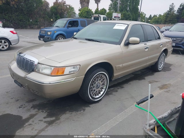 45050114 :رقم المزاد ، 2MEFM74W3YX737498 vin ، 2000 Mercury Grand Marquis Gs مزاد بيع