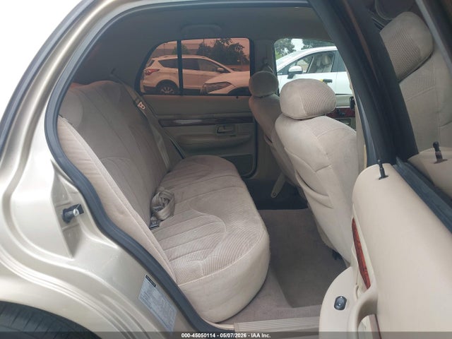 45050114 :رقم المزاد ، 2MEFM74W3YX737498 vin ، 2000 Mercury Grand Marquis Gs مزاد بيع