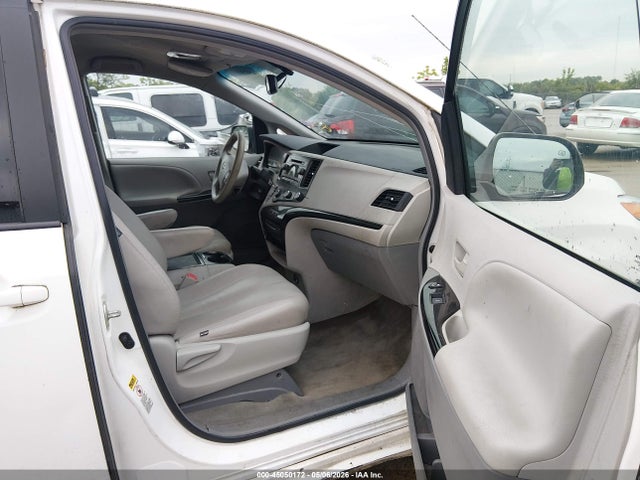 45050172 :رقم المزاد ، 5TDKK3DC7CS194102 vin ، 2012 Toyota Sienna Le V6 8 Passenger مزاد بيع