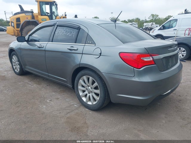 45050229 :رقم المزاد ، 1C3CCBBB5DN601884 vin ، 2013 Chrysler 200 Touring مزاد بيع