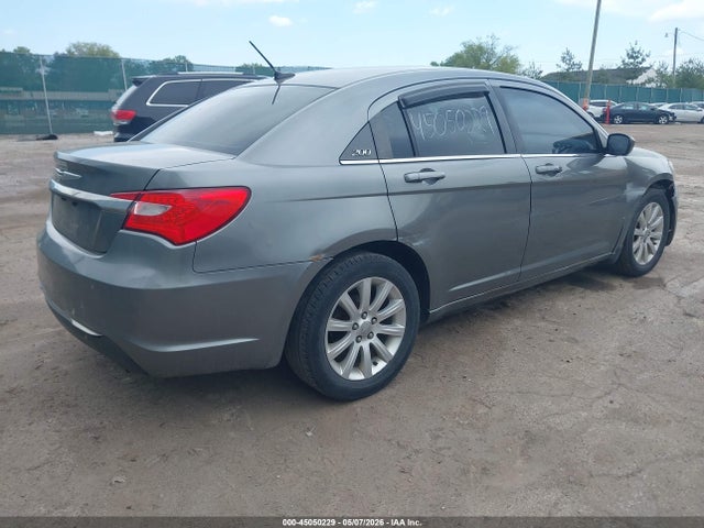 45050229 :رقم المزاد ، 1C3CCBBB5DN601884 vin ، 2013 Chrysler 200 Touring مزاد بيع