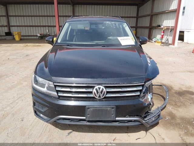 3VV2B7AX5JM037066 Volkswagen Tiguan 2.0t Se/2.0t Sel
