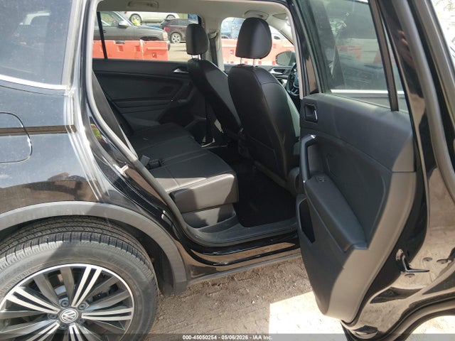 45050254 :رقم المزاد ، 3VV2B7AX5JM037066 vin ، 2018 Volkswagen Tiguan 2.0t Se/2.0t Sel مزاد بيع