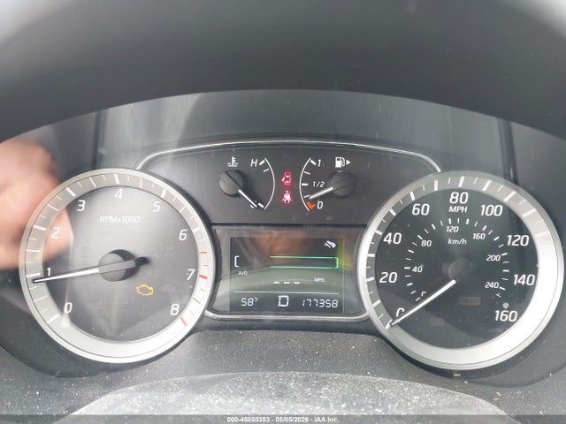 2015 Nissan Sentra Sr მანქანა იყიდება აუქციონზე, vin: 3N1AB7AP9FY220337, აუქციონის ნომერი: 45050353