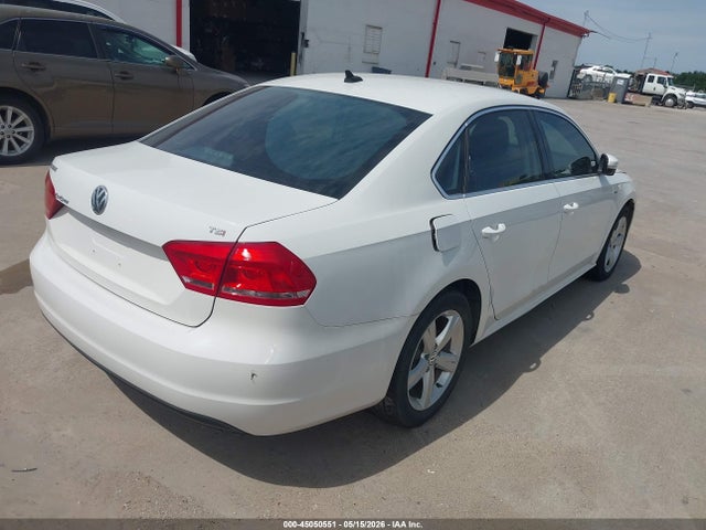 Продажа на аукционе авто 2015 Volkswagen Passat 1.8t Limited Edition, vin: 1VWAT7A37FC092709, номер лота: 45050551