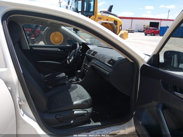 Продажа на аукционе авто 2015 Volkswagen Passat 1.8t Limited Edition, vin: 1VWAT7A37FC092709, номер лота: 45050551