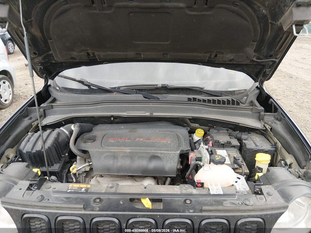 Продаж на аукціоні авто 2017 Jeep Renegade Latitude 4x4, vin: ZACCJBBBXHPF58464, номер лоту: 45050566