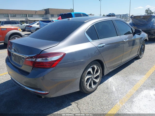 45050933 :رقم المزاد ، 1HGCR2F74HA247984 vin ، 2017 Honda Accord Ex مزاد بيع