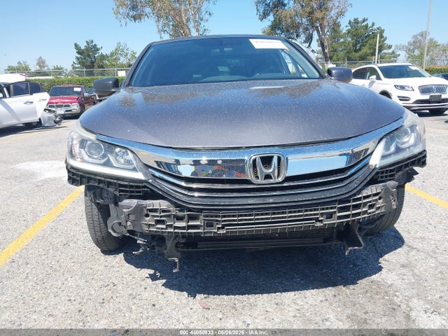 45050933 :رقم المزاد ، 1HGCR2F74HA247984 vin ، 2017 Honda Accord Ex مزاد بيع