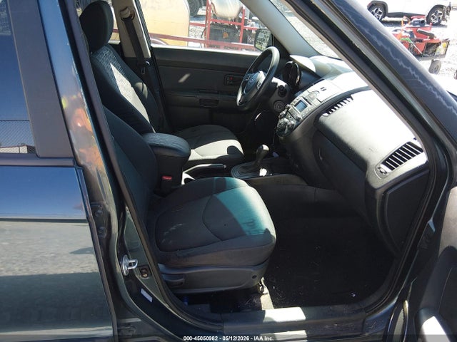 45050982 :رقم المزاد ، KNDJT2A27B7345222 vin ، 2011 Kia Soul + مزاد بيع