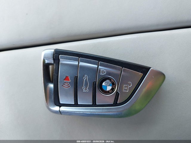 2016 Bmw 750i მანქანა იყიდება აუქციონზე, vin: WBA7F0C59GGL99185, აუქციონის ნომერი: 45051031