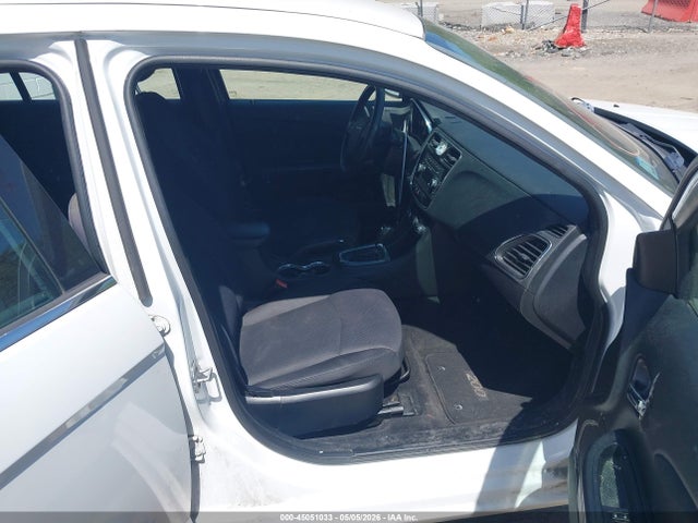 Продаж на аукціоні авто 2014 Chrysler 200 Lx, vin: 1C3CCBAB5EN123372, номер лоту: 45051033