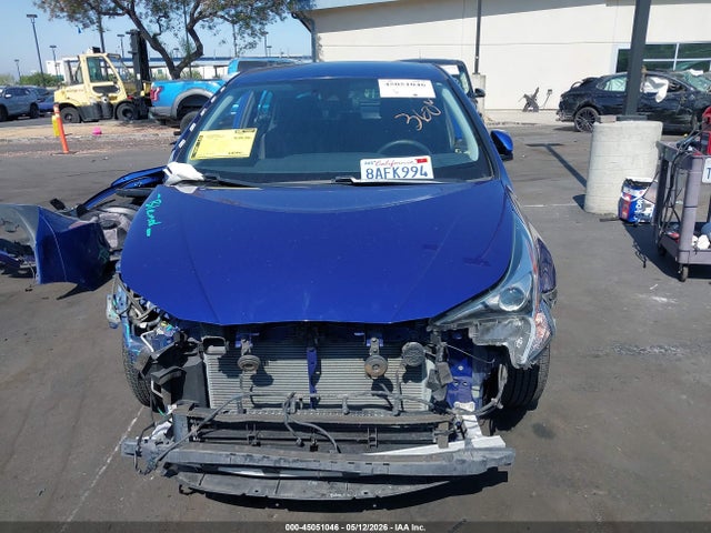 JTDKARFU5H3048592 Toyota Prius Three
