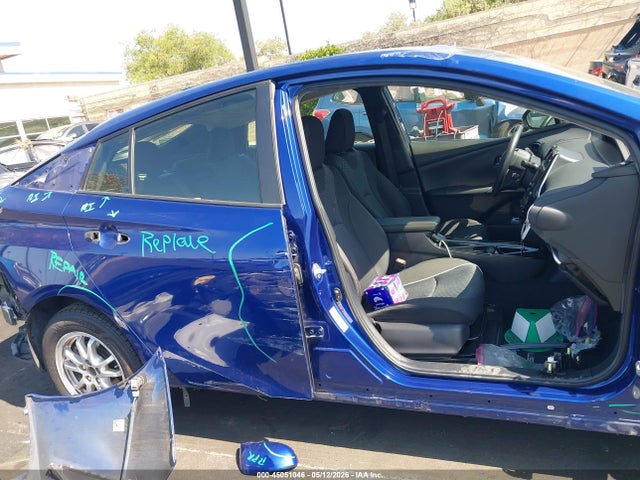 JTDKARFU5H3048592 Toyota Prius Three