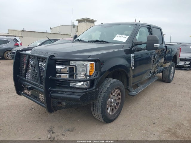 Ford F-250 Xlt 2017 1FT7W2B6XHEE63045 Image 2