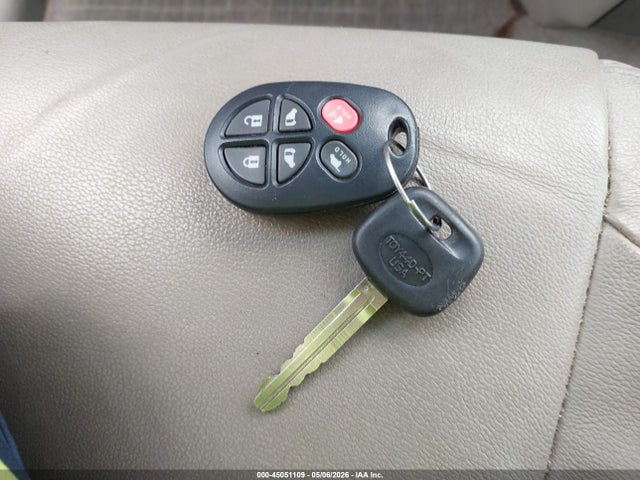 45051109 :رقم المزاد ، 5TDZK22C97S050682 vin ، 2007 Toyota Sienna Xle Limited مزاد بيع