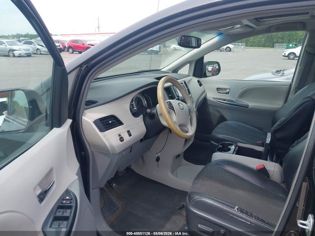 45051126 :رقم المزاد ، 5TDXK3DC9CS279089 vin ، 2012 Toyota Sienna Se 8 Passenger مزاد بيع