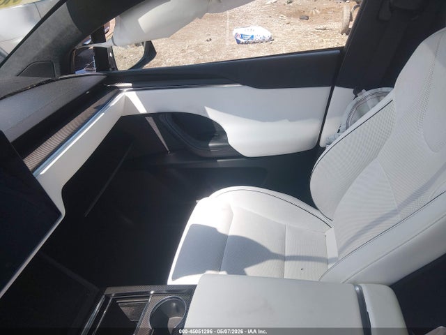 2023 Tesla Model X Plaid Tri Motor All-wheel Drive მანქანა იყიდება აუქციონზე, vin: 7SAXCBE60PF426137, აუქციონის ნომერი: 45051296