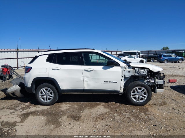 45051297 :رقم المزاد ، 3C4NJDAB5JT246119 vin ، 2018 Jeep Compass Sport 4x4 مزاد بيع