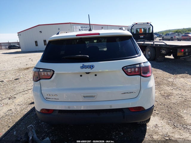 45051297 :رقم المزاد ، 3C4NJDAB5JT246119 vin ، 2018 Jeep Compass Sport 4x4 مزاد بيع