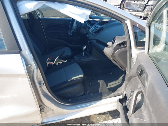 45051338 :رقم المزاد ، 3FADP4AJ9FM203038 vin ، 2015 Ford Fiesta S مزاد بيع