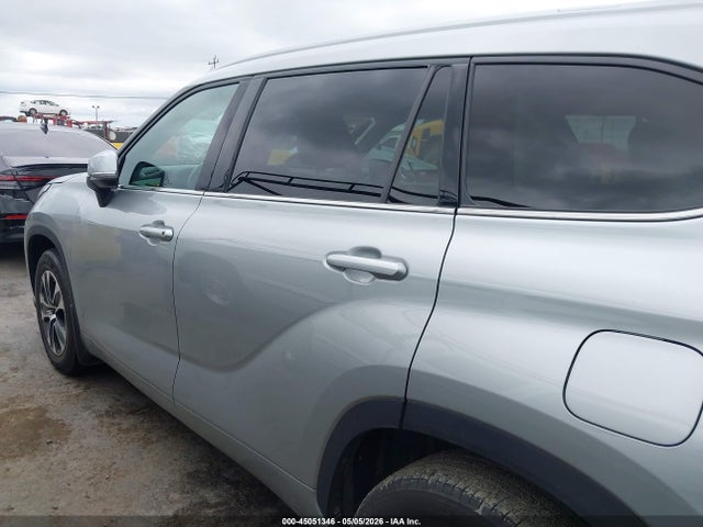 5TDGZRBH1NS243896 Toyota Highlander Xle