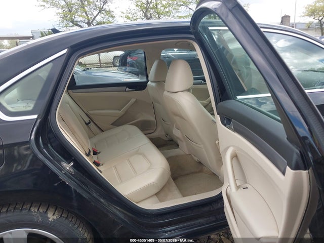 2015 Volkswagen Passat 1.8t Limited Edition მანქანა იყიდება აუქციონზე, vin: 1VWAT7A31FC094634, აუქციონის ნომერი: 45051409