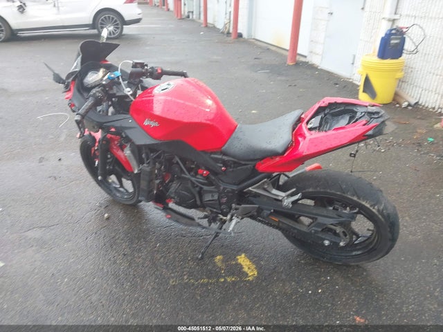 45051512 :رقم المزاد ، JKAEX8A16GDA29879 vin ، 2016 Kawasaki Ex300 A مزاد بيع