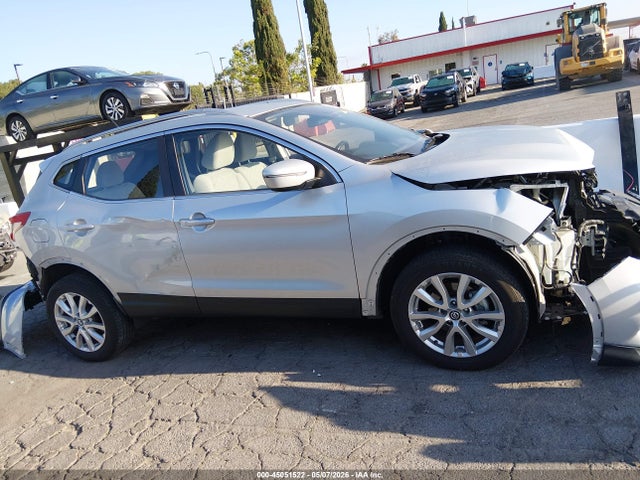 45051522 :رقم المزاد ، JN1BJ1BV1MW322432 vin ، 2021 Nissan Rogue Sport Sv Fwd Xtronic Cvt مزاد بيع