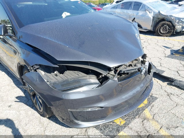 2022 Tesla Model X Dual Motor All-wheel Drive მანქანა იყიდება აუქციონზე, vin: 7SAXCBE56NF334115, აუქციონის ნომერი: 45051621