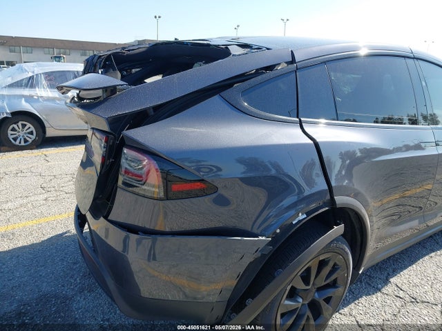 2022 Tesla Model X Dual Motor All-wheel Drive მანქანა იყიდება აუქციონზე, vin: 7SAXCBE56NF334115, აუქციონის ნომერი: 45051621