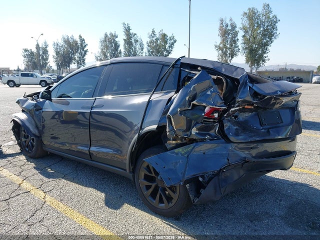 2022 Tesla Model X Dual Motor All-wheel Drive მანქანა იყიდება აუქციონზე, vin: 7SAXCBE56NF334115, აუქციონის ნომერი: 45051621