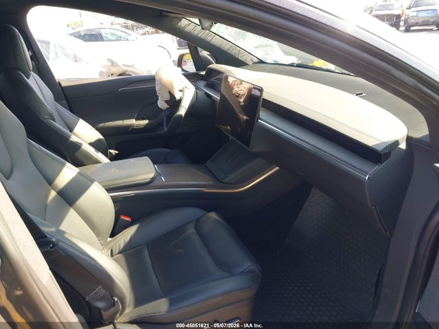 2022 Tesla Model X Dual Motor All-wheel Drive მანქანა იყიდება აუქციონზე, vin: 7SAXCBE56NF334115, აუქციონის ნომერი: 45051621