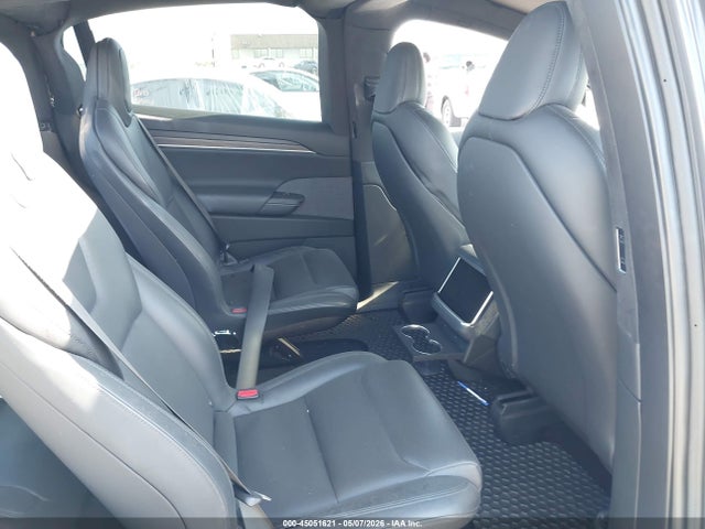 2022 Tesla Model X Dual Motor All-wheel Drive მანქანა იყიდება აუქციონზე, vin: 7SAXCBE56NF334115, აუქციონის ნომერი: 45051621
