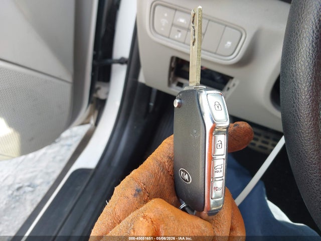 45051651 :رقم المزاد ، KNDJ23AU9L7043944 vin ، 2020 Kia Soul S مزاد بيع