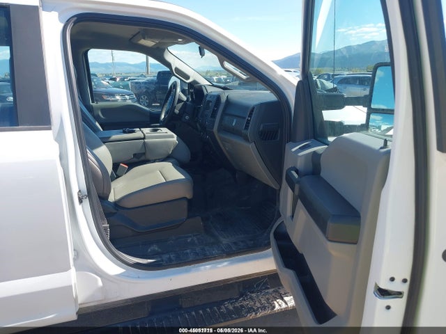 45051715 :رقم المزاد ، 1FD8W3B68KEG12419 vin ، 2019 Ford F-350 Xl مزاد بيع