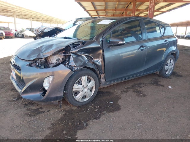 Toyota Prius C Two 2015 JTDKDTB35F1580385 Image 2