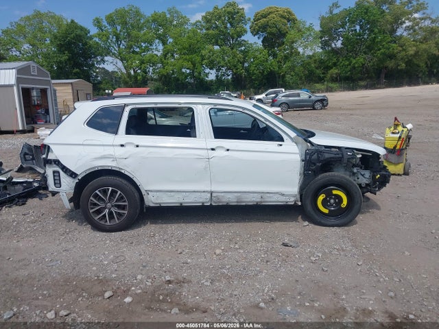 3VV3B7AX9LM063211 Volkswagen Tiguan 2.0t Se/2.0t Se R-line Black/2.0t Sel