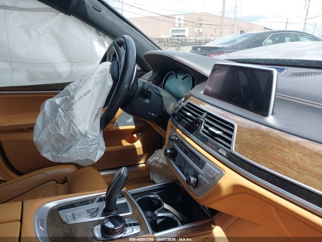 45051795 :رقم المزاد ، WBA7F2C50KB240475 vin ، 2019 Bmw 750i Xdrive مزاد بيع