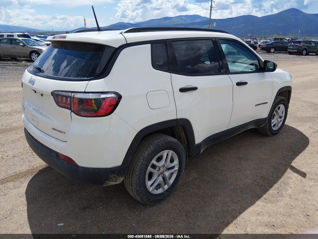3C4NJDAB5JT392276 Jeep Compass Sport 4x4
