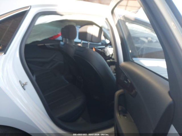 Продажа на аукционе авто 2019 Audi A4 40 Premium, vin: WAUHMAF44KA033570, номер лота: 45051853
